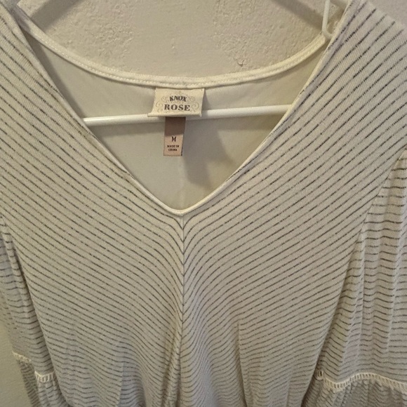 Knox Rose Cream Bell Sleeve Blouse Relaxed Fit - Picture 4 of 5